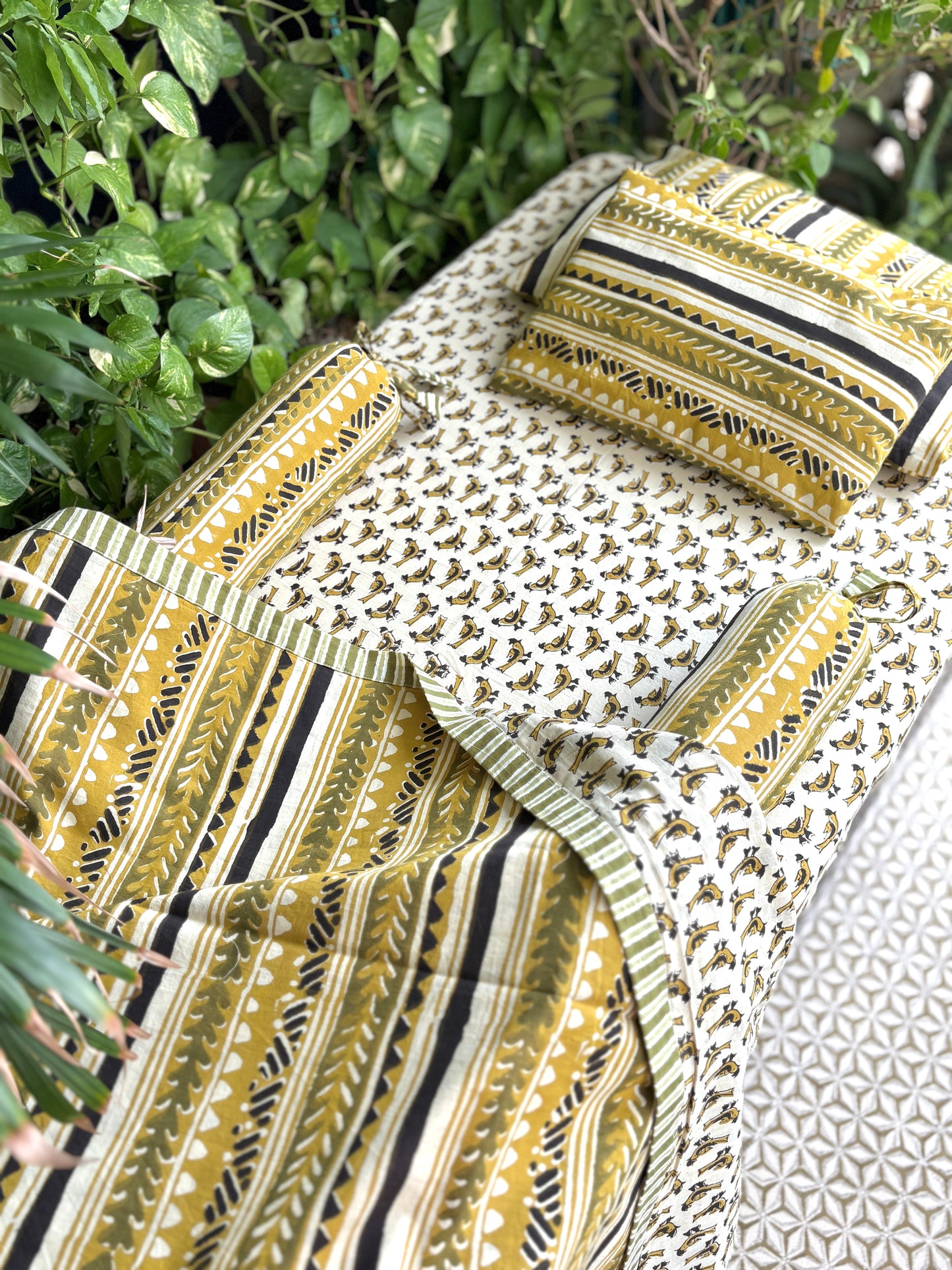 Chirp Frenzy Cot Bedding Set