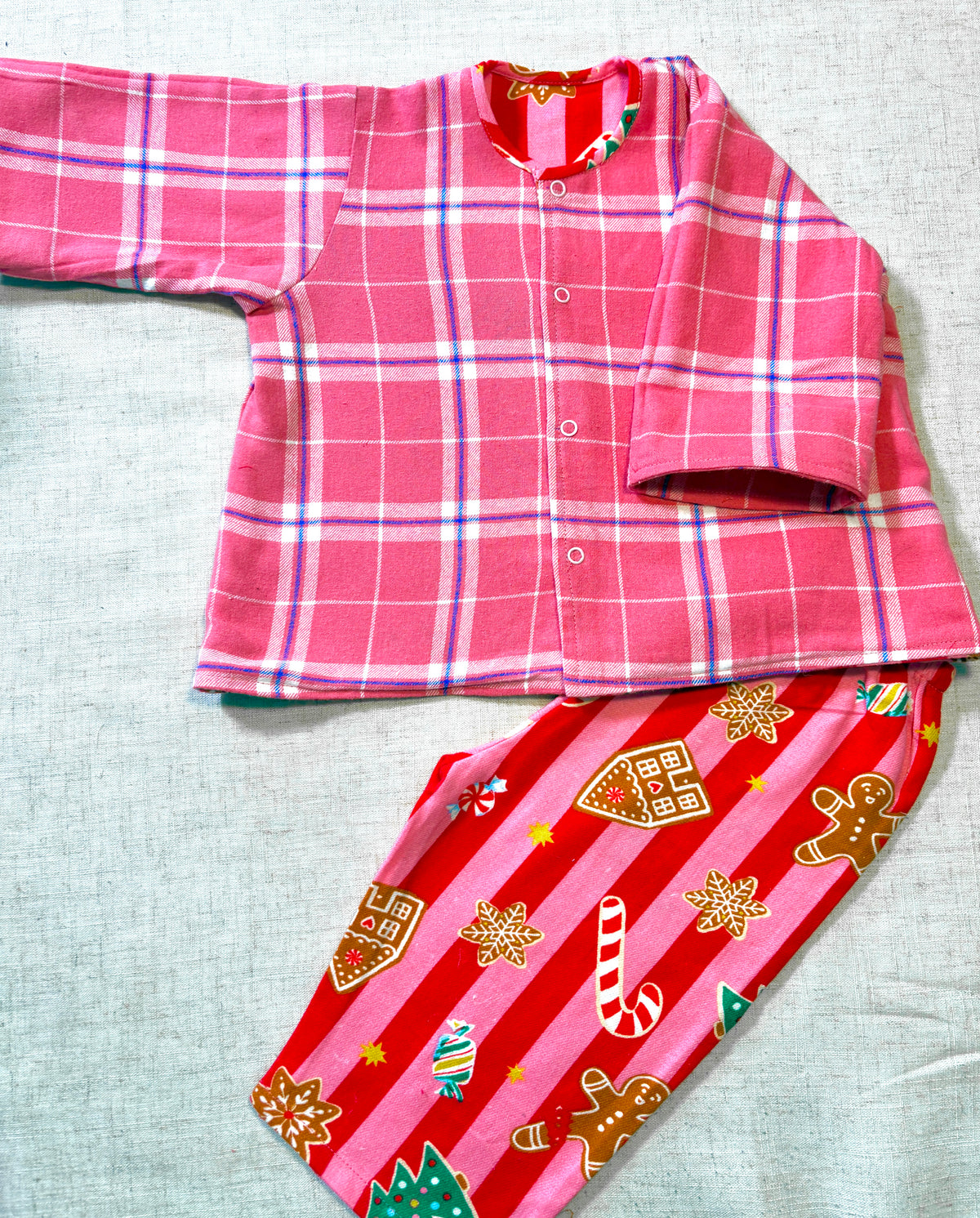 Bubblegum Santa Flannel Blanket & Coords for New Borns