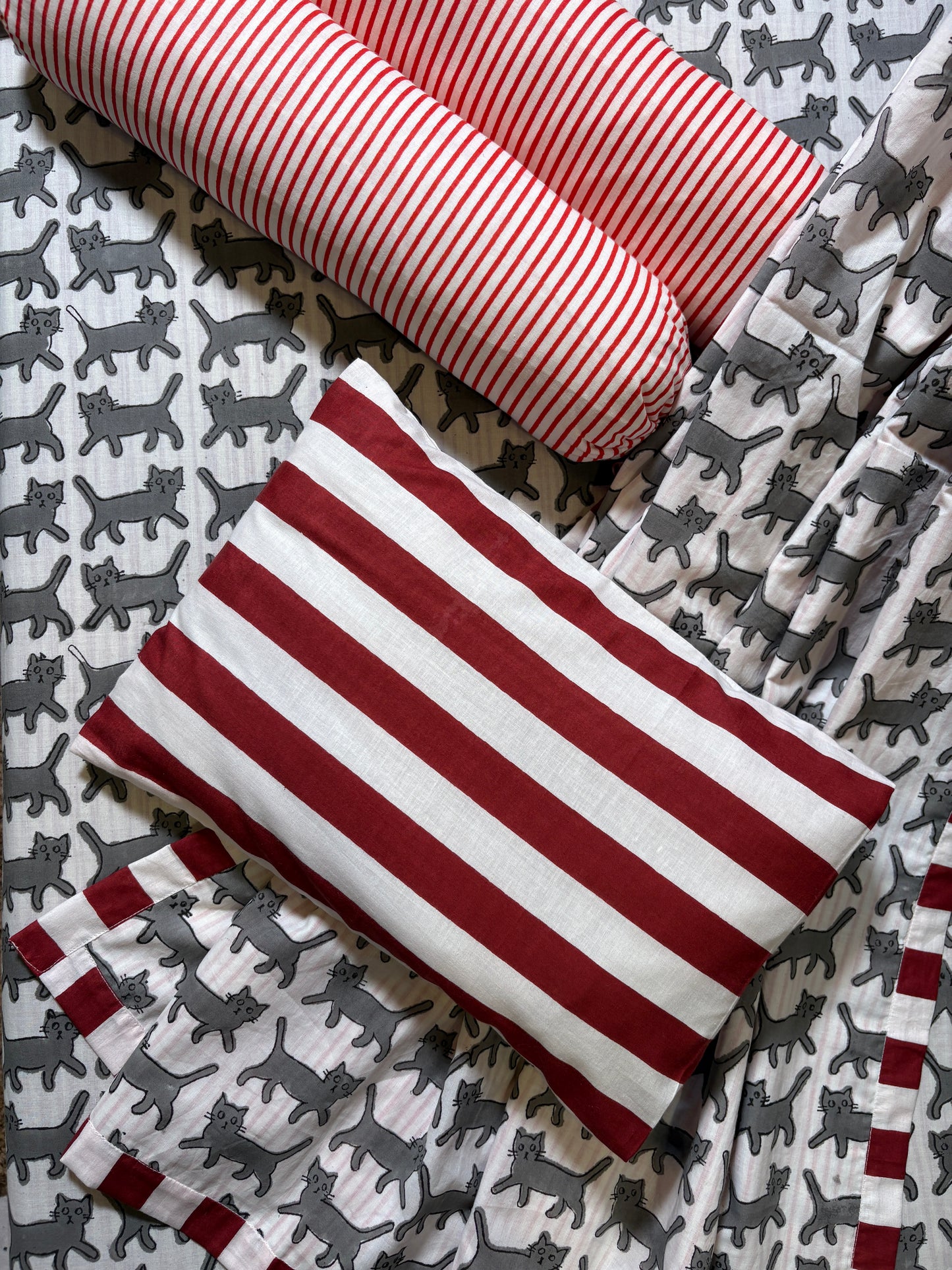 Wall Cats Cot Bedding Set