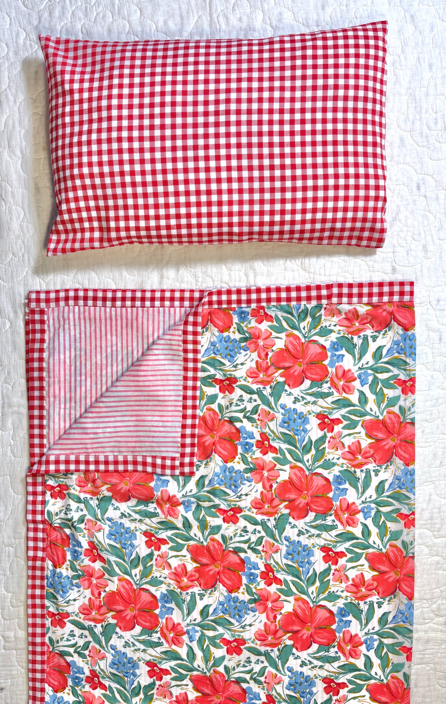 Hibiscus  Dohar and Pillow Set