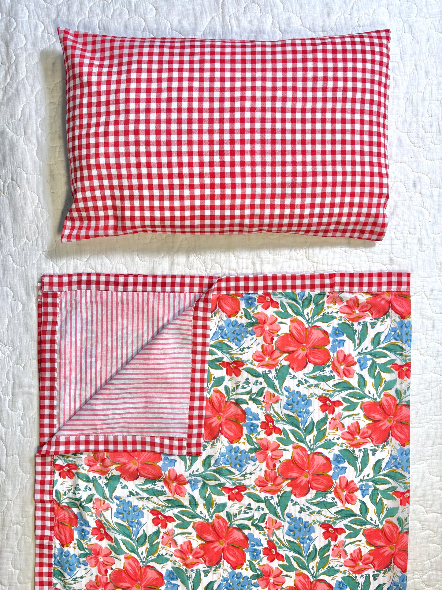 Hibiscus  Dohar and Pillow Set