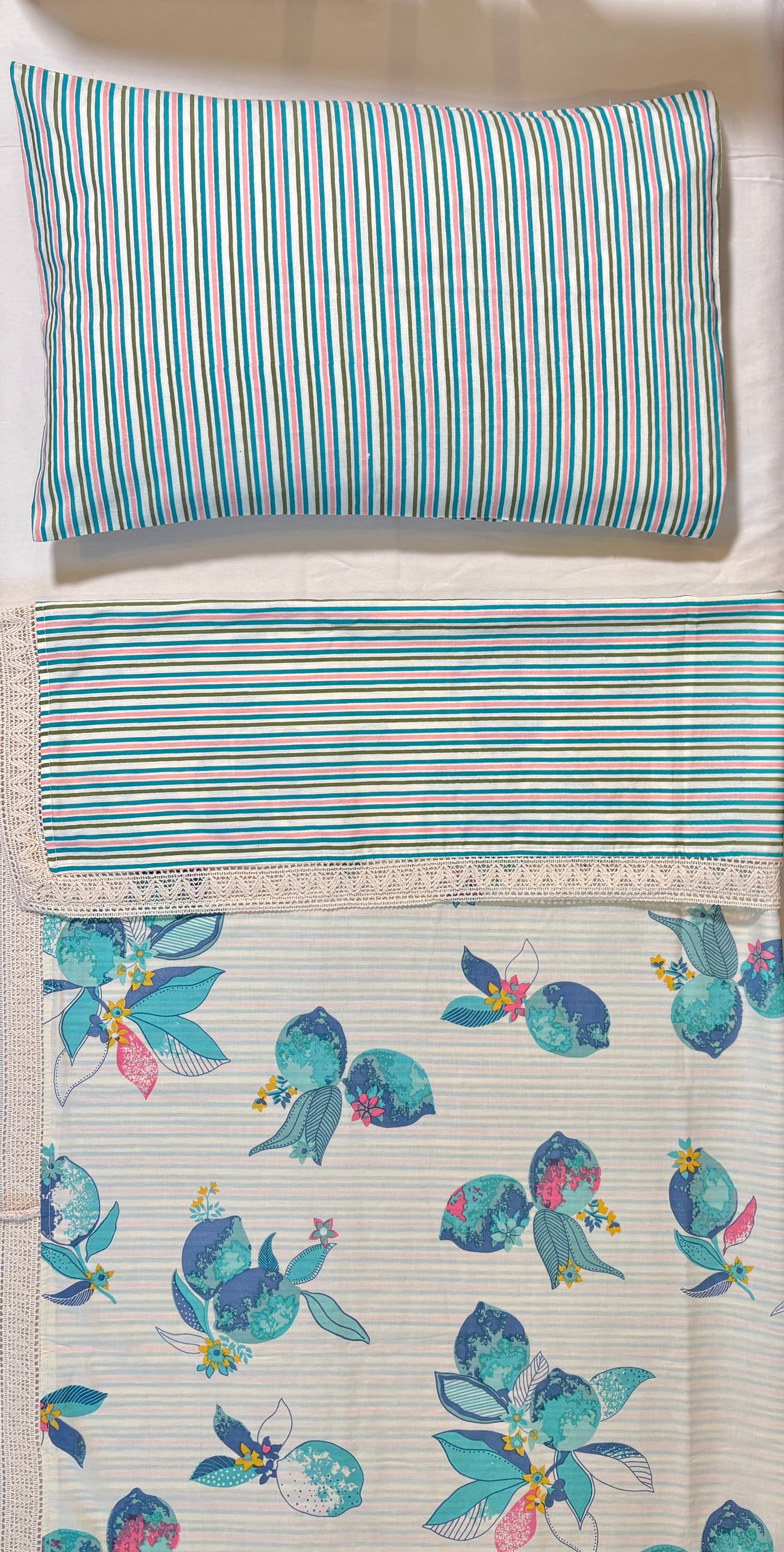 Blue Lime Dohar and Pillow Set