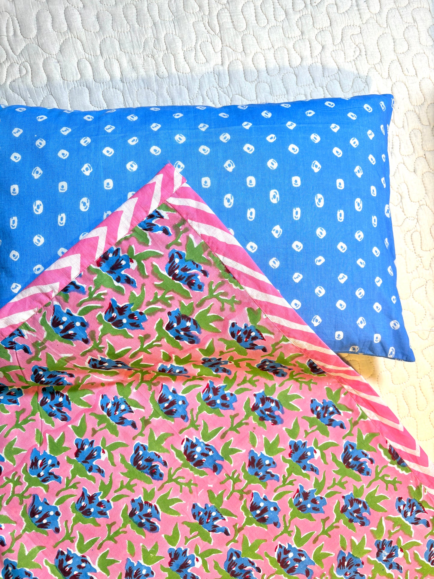Lily of the Valley Dohar and Pillow Set