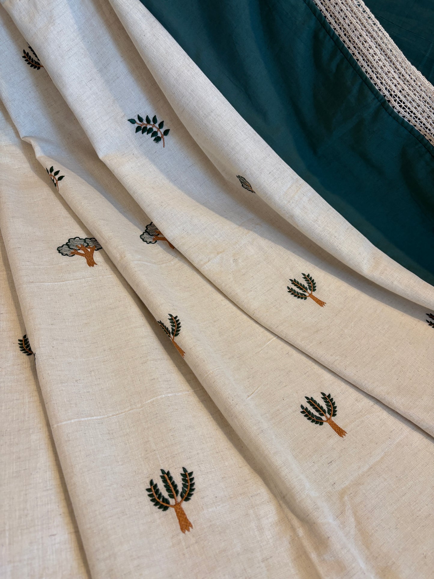 Tree Hugger Adult Embroidered Dohar