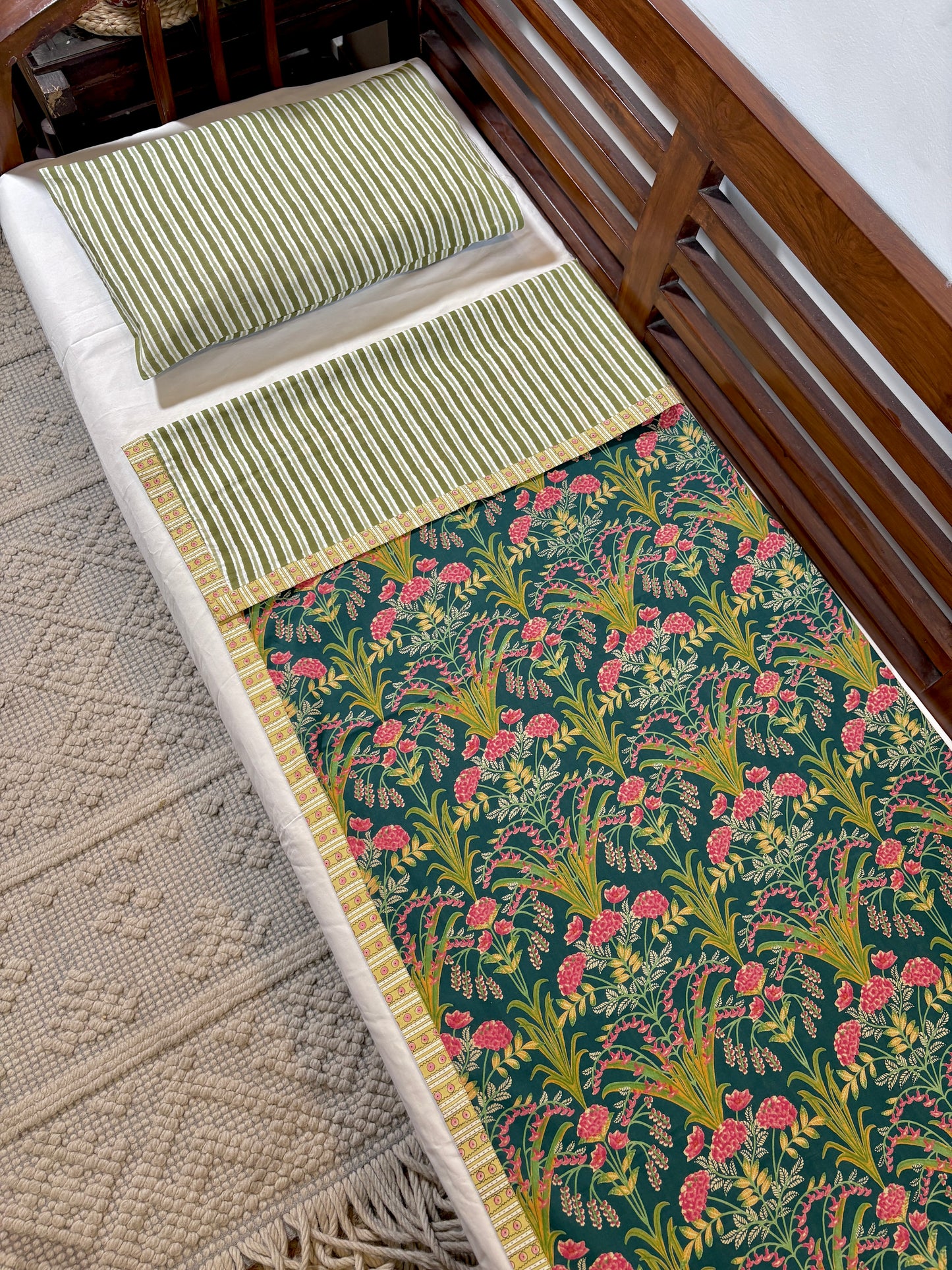 Jungle Song  Dohar and Pillow Set