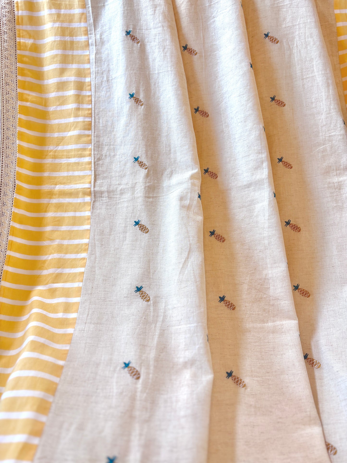 Pineapple Adult Embroidered Dohar