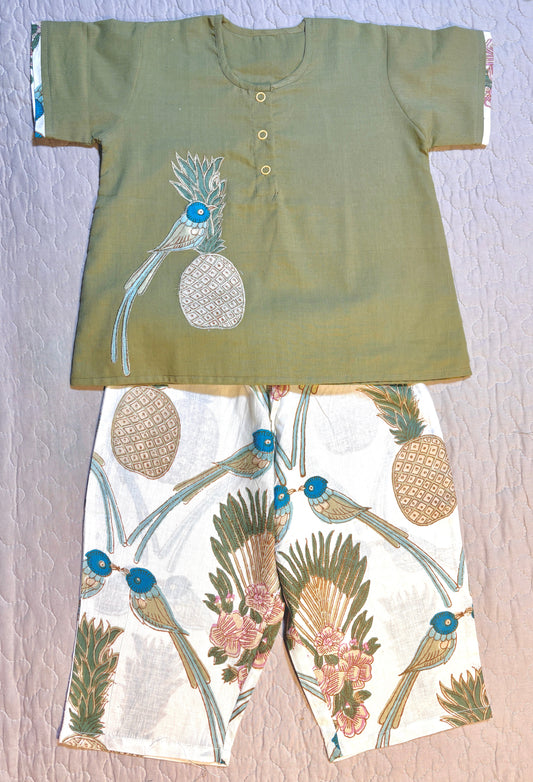 Kissing Parrots Appliqué Summer Set