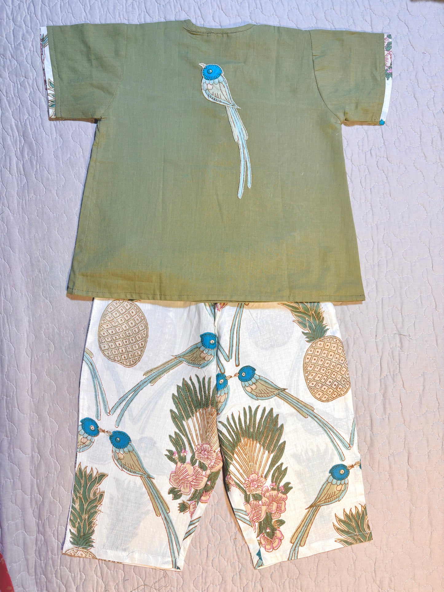 Kissing Parrots Appliqué Summer Set