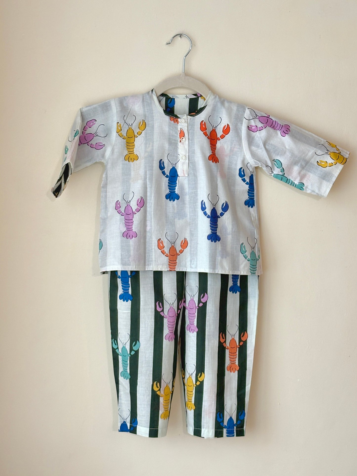 Lobster Hug Reversible Coords