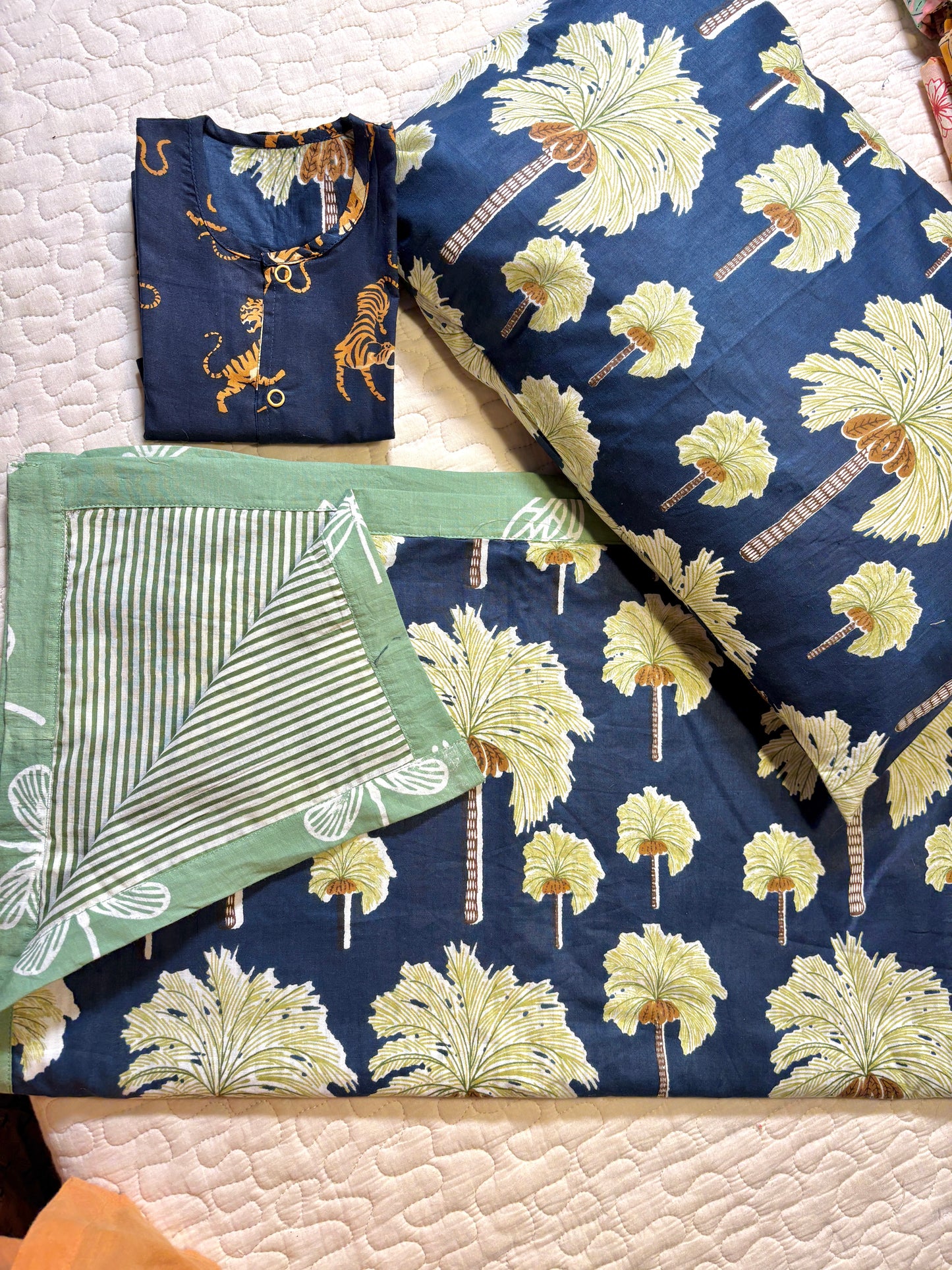 Palm Tree Dohar and Pillow Set
