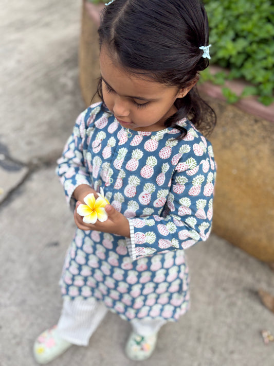 Ananas Kurta Pajama Set