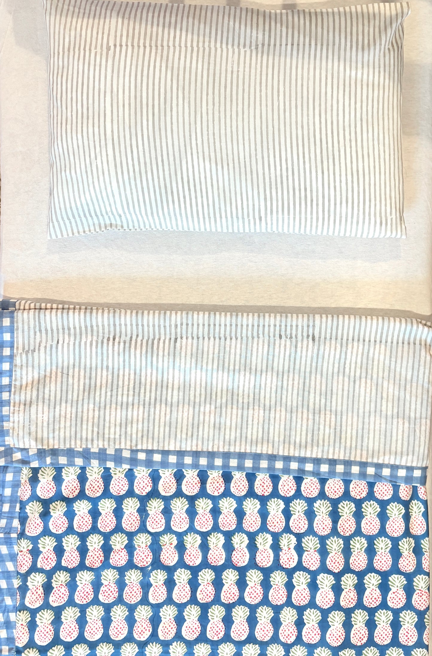 Ananas  Dohar and Pillow Set