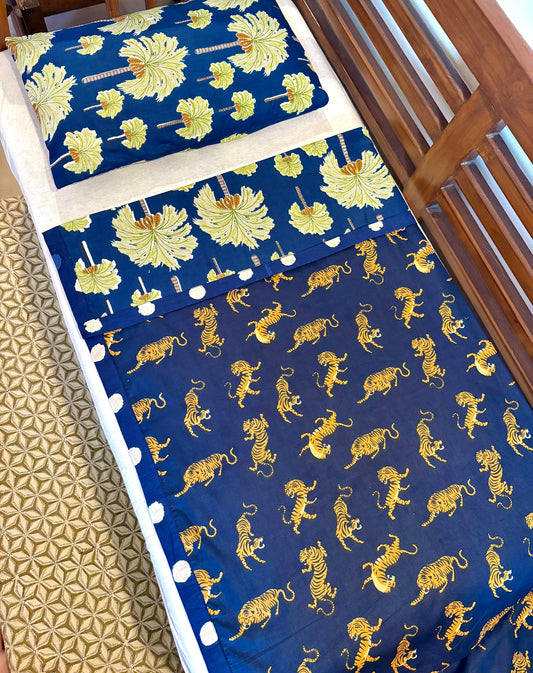 Tigers on Vacay  Dohar and Pillow Set