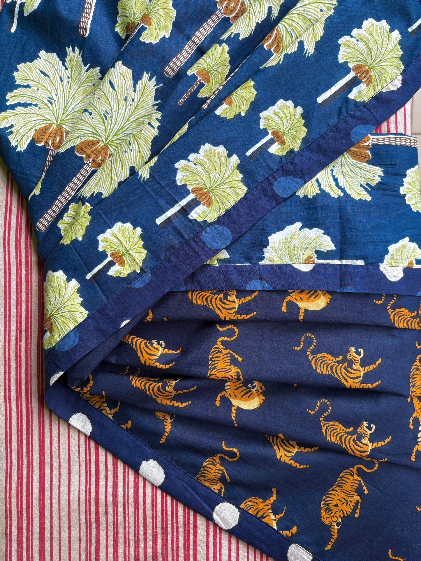 Tigers on Vacay  Dohar and Pillow Set