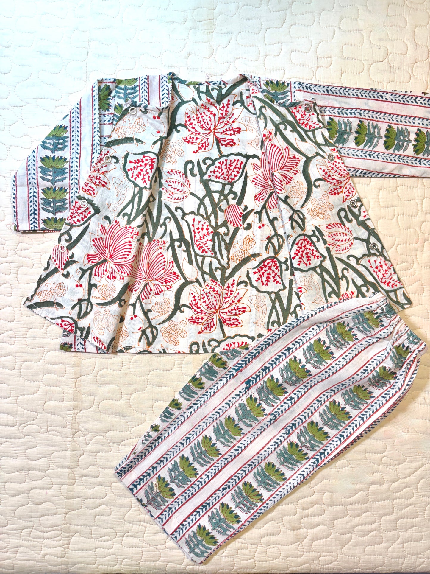 Green Garland Reversible Coords